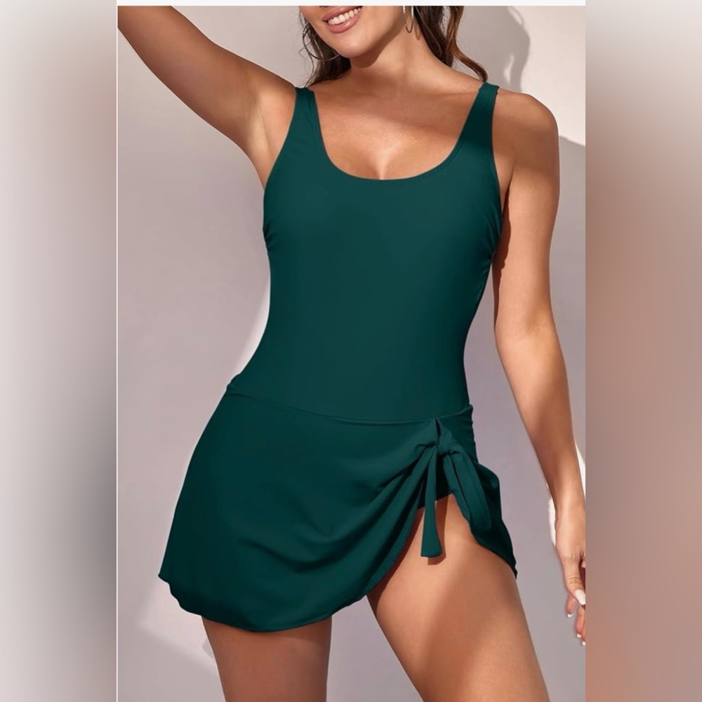 EoMENIE Teal and White Swimwear